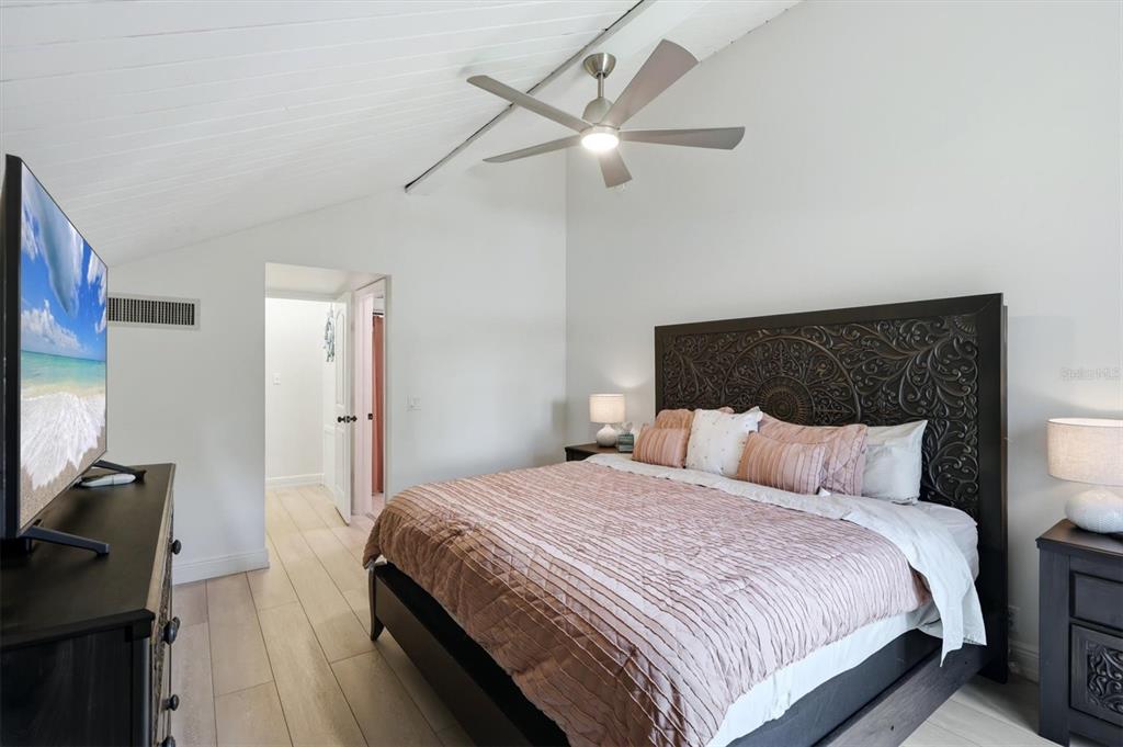 216 Pass Key Road, Unit 216 Sarasota, FL 34242 - Photo 23 of 66 Gallery Image 23
