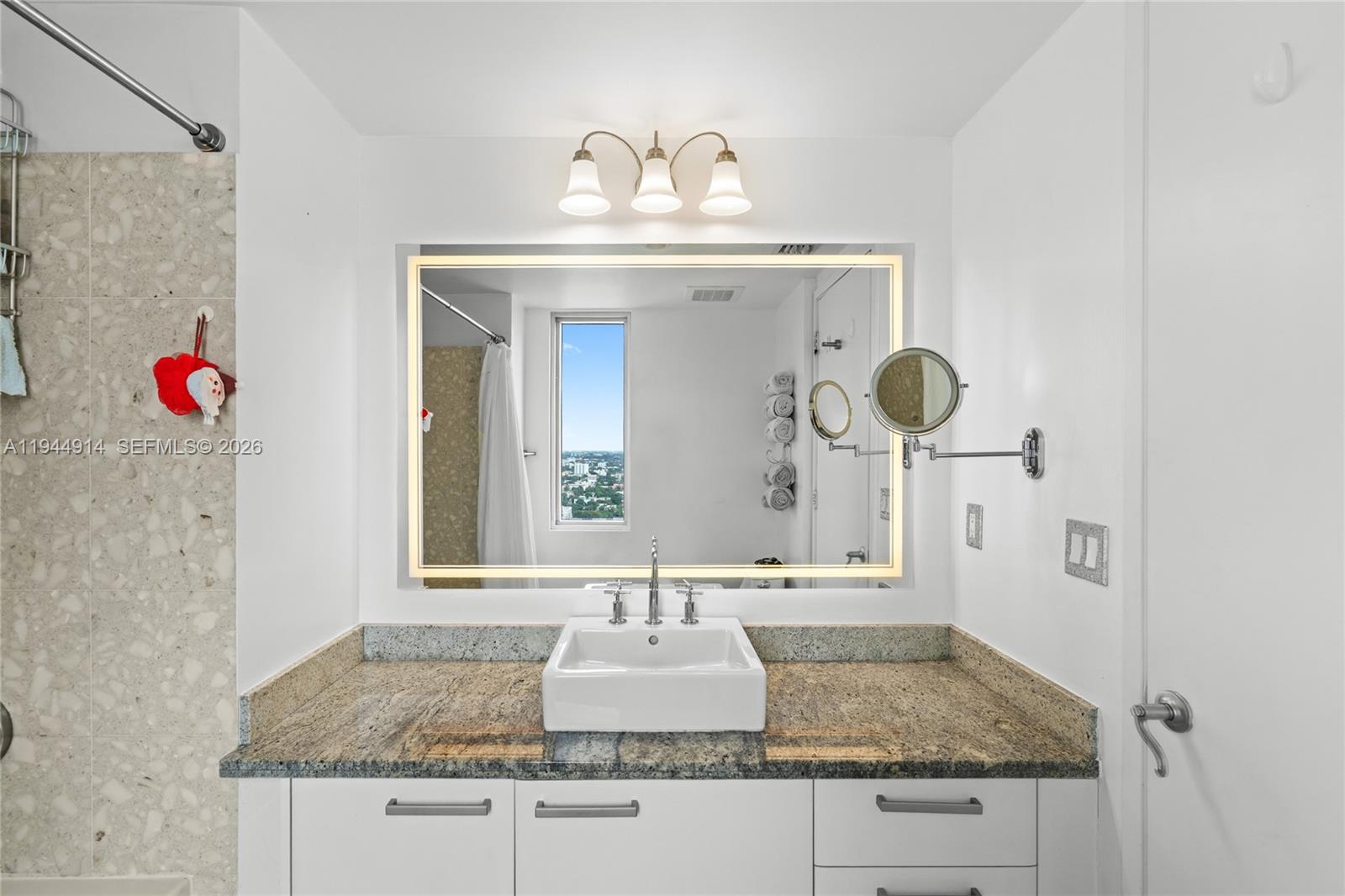 185 Southwest 7th Street, Unit 2702 Miami, FL 33130 - Photo 38 of 71