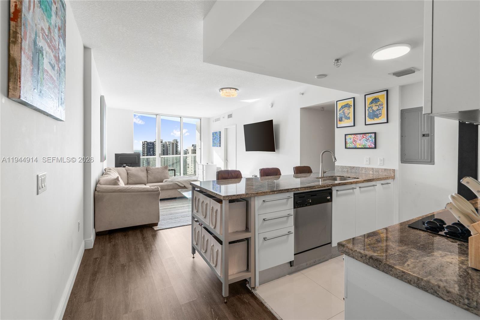 185 Southwest 7th Street, Unit 2702 Miami, FL 33130 - Photo 6 of 71