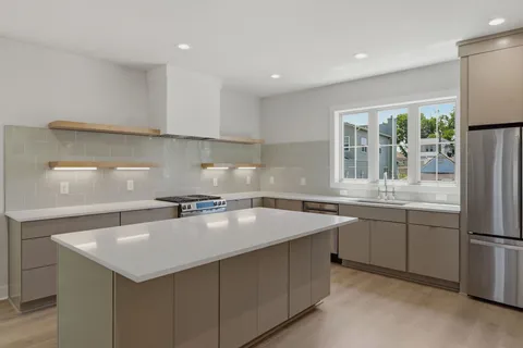 $699,900 | 15 North Hill Street, Unit E, Nashville, TN 37210