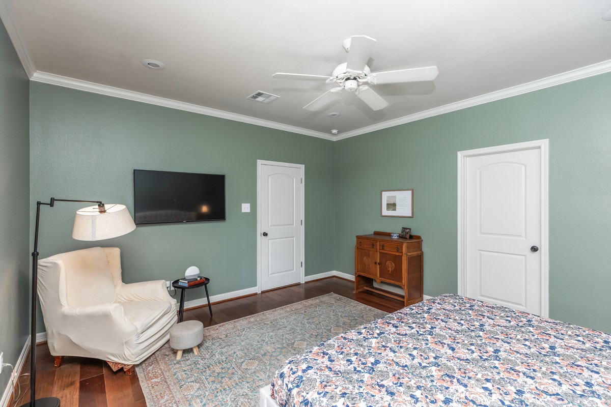 430 Bonura Road Sour Lake, TX 77659 - Photo 26 of 50 a bedroom with a bed and furniture