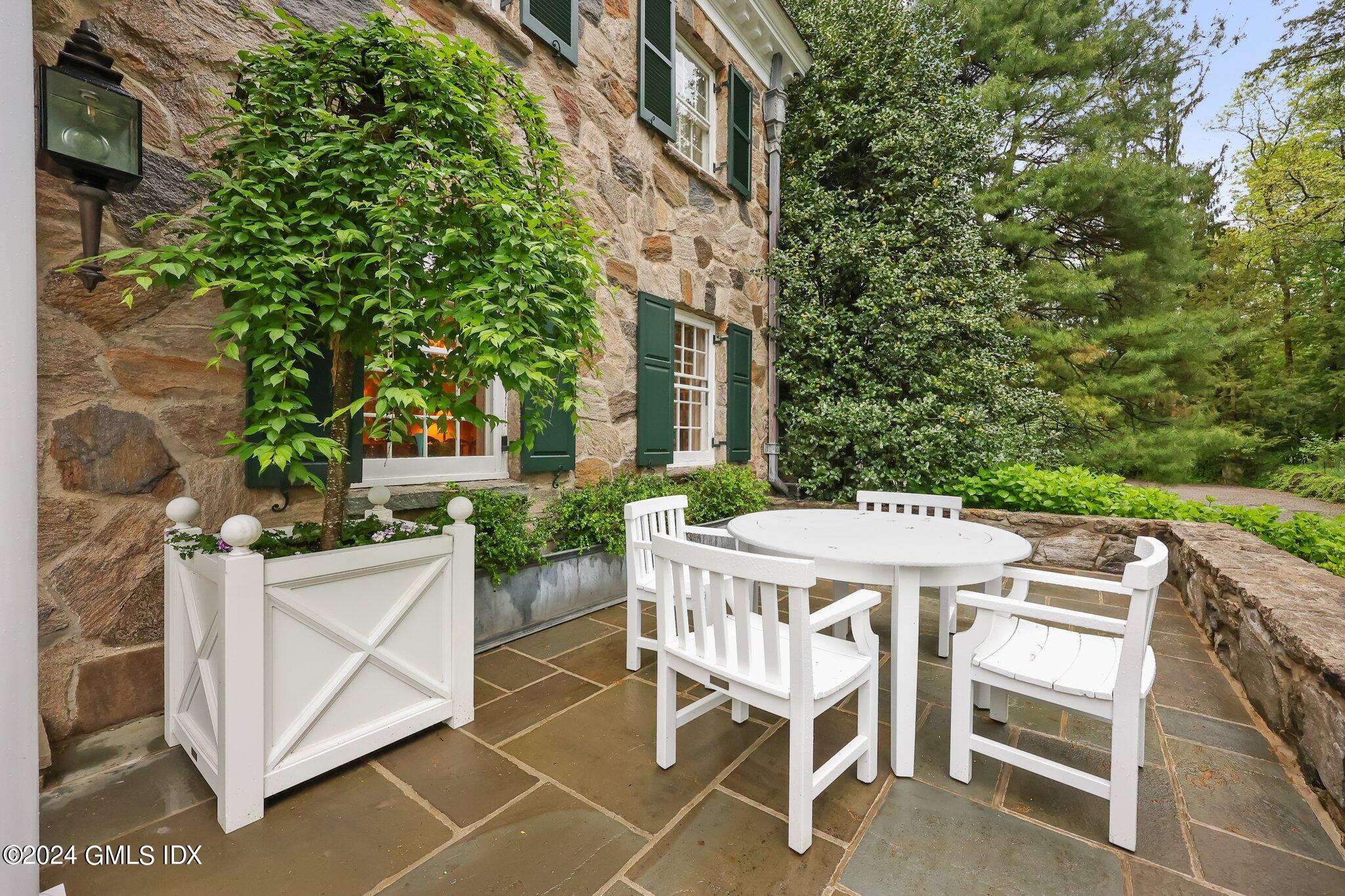 17 Alden Road Greenwich, CT 06831 - Photo 21 of 27 133-web-or-mls-17-alden-rd