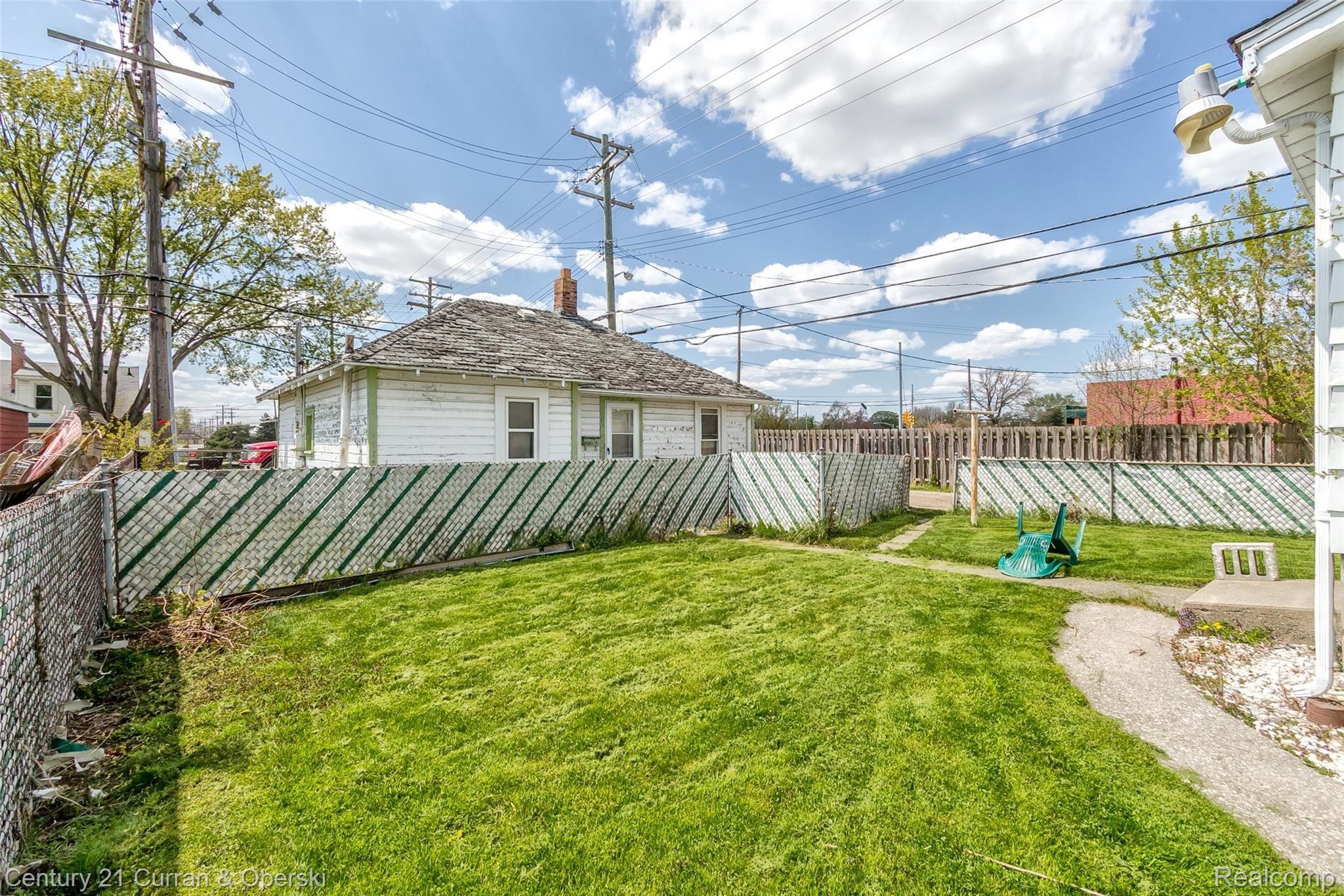 2830 William R Street Trenton, MI 48183 - Photo 27 of 29 33.jpg