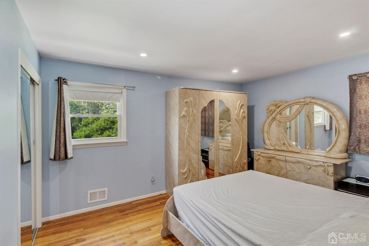 64 Winding Road Iselin, NJ 08830 - Photo 19 of 27 Gallery Image 19