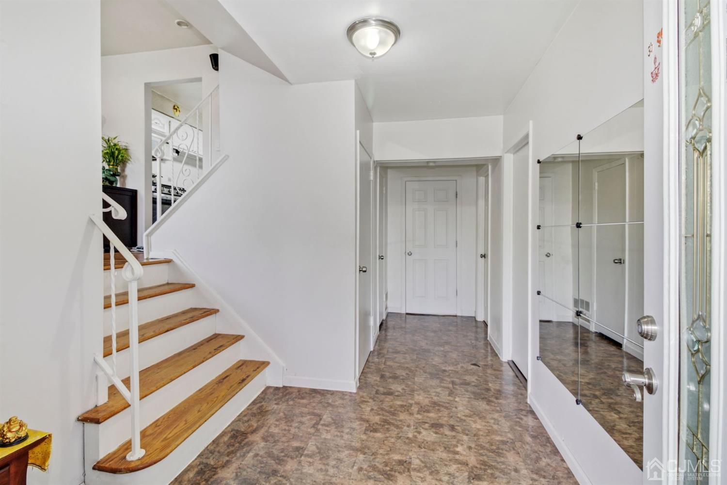 64 Winding Road Iselin, NJ 08830 - Photo 5 of 27 Gallery Image 5