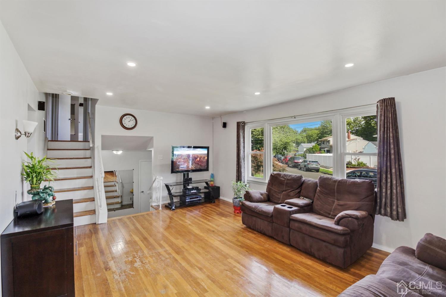 64 Winding Road Iselin, NJ 08830 - Photo 8 of 27 Gallery Image 8