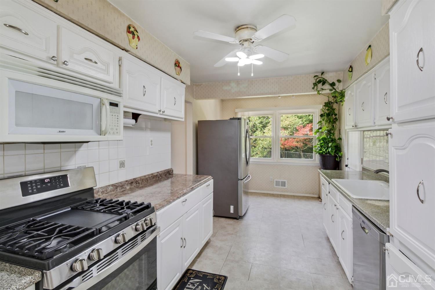 64 Winding Road Iselin, NJ 08830 - Photo 10 of 27 Gallery Image 10