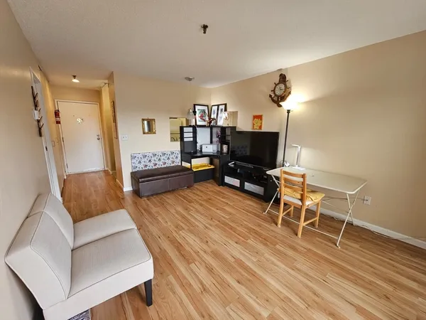 $325,000 | 133 Commander, Unit 219, Quincy, MA 02171