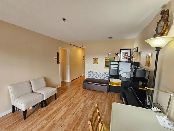 $325,000 | 133 Commander, Unit 219, Quincy, MA 02171