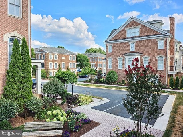 $1,370,000 | 1552 Red Twig Lane, McLean, VA 22101
