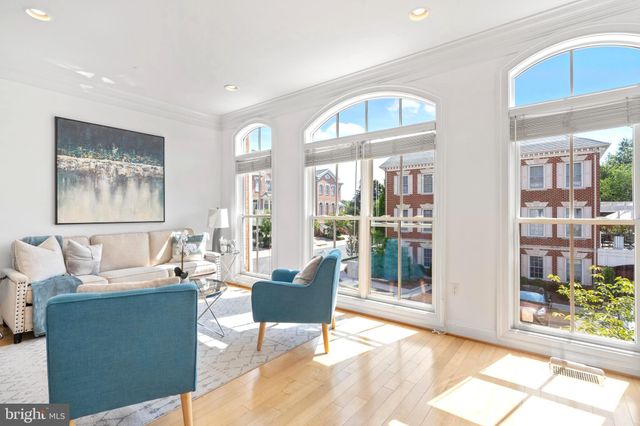 $1,370,000 | 1552 Red Twig Lane, McLean, VA 22101