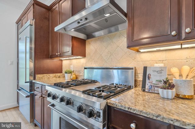 $1,370,000 | 1552 Red Twig Lane, McLean, VA 22101