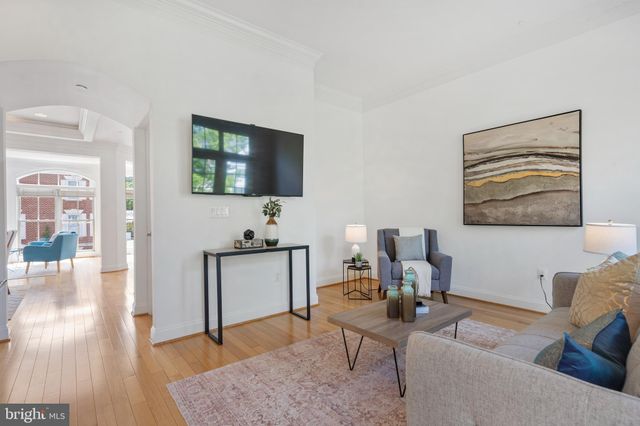 $1,370,000 | 1552 Red Twig Lane, McLean, VA 22101