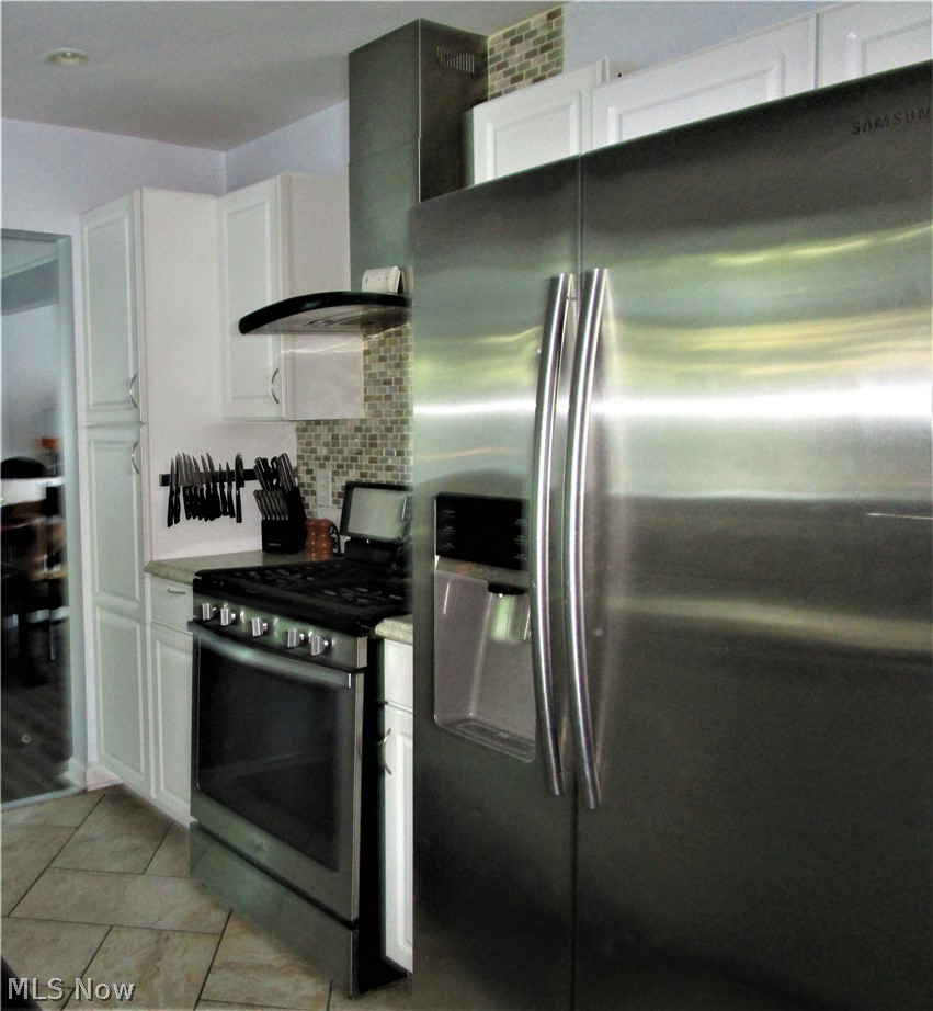 7482 Ridge Road Cleveland, OH 44129 - Photo 3 of 20 Stainless steel appliances.