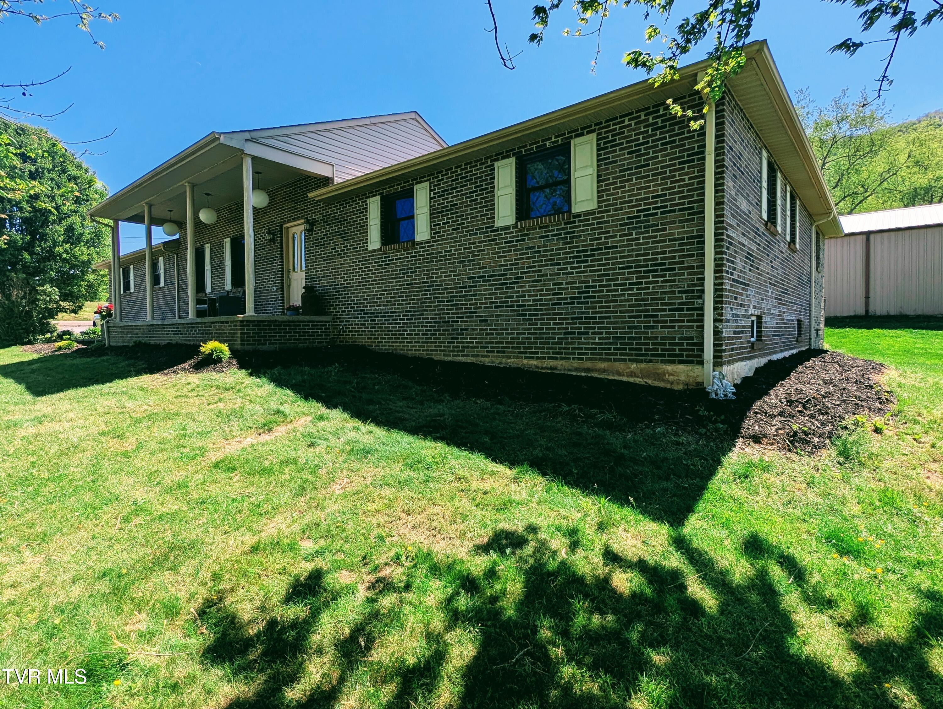 186 Kelly Coomer Road Big Stone Gap, VA 24219 - Photo 2 of 50 1000021280