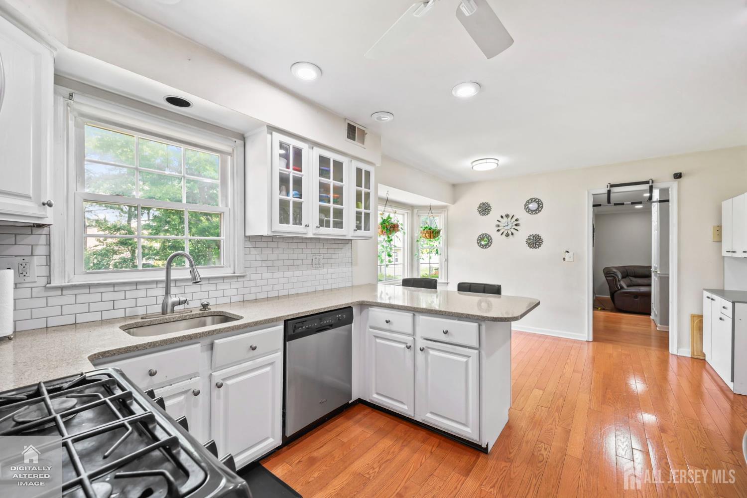 78 Henderson Road Kendall Park, NJ 08824 - Photo 13 of 40