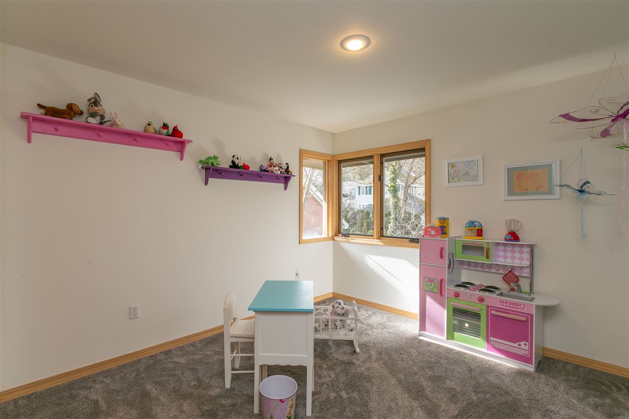 910 East Overbluff Road Spokane, WA 99203 - Photo 14 of 20 Gallery Image 14