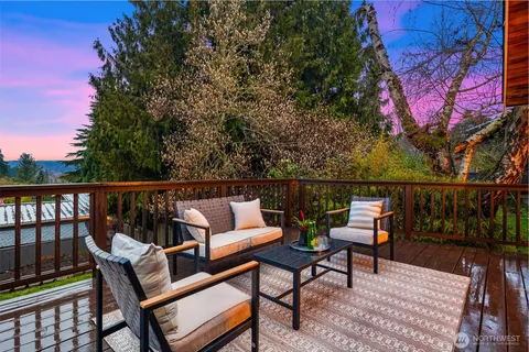 $1,279,998 | 7010 Northeast 153rd Place, Kenmore, WA 98028