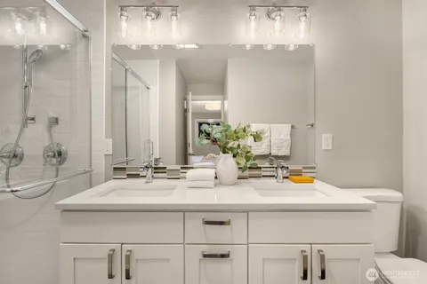 $1,279,998 | 7010 Northeast 153rd Place, Kenmore, WA 98028