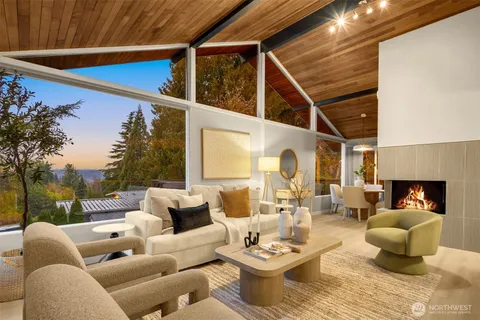 $1,279,998 | 7010 Northeast 153rd Place, Kenmore, WA 98028