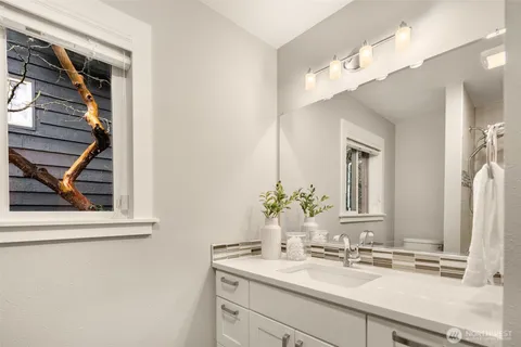 $1,279,998 | 7010 Northeast 153rd Place, Kenmore, WA 98028