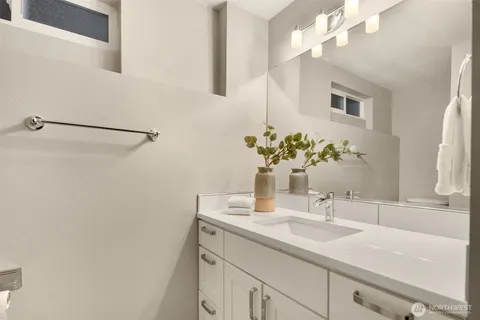 $1,279,998 | 7010 Northeast 153rd Place, Kenmore, WA 98028