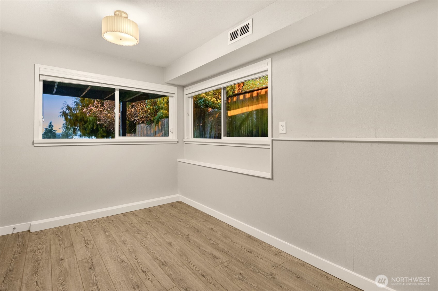 7010 Northeast 153rd Place Kenmore, WA 98028 - Photo 31 of 37