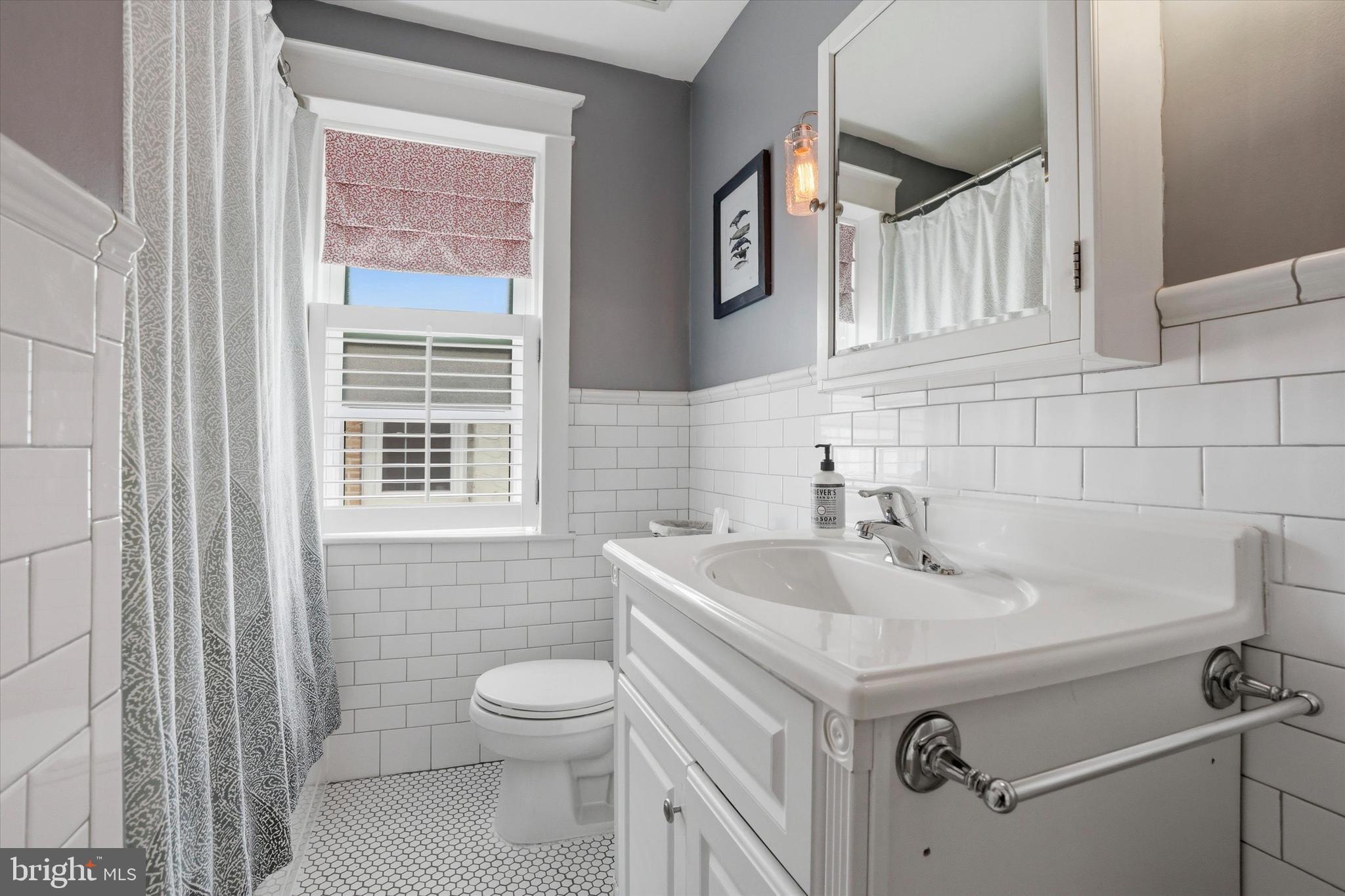 53 Waverly Road Havertown, PA 19083 - Photo 20 of 25 Hall Bathroom
