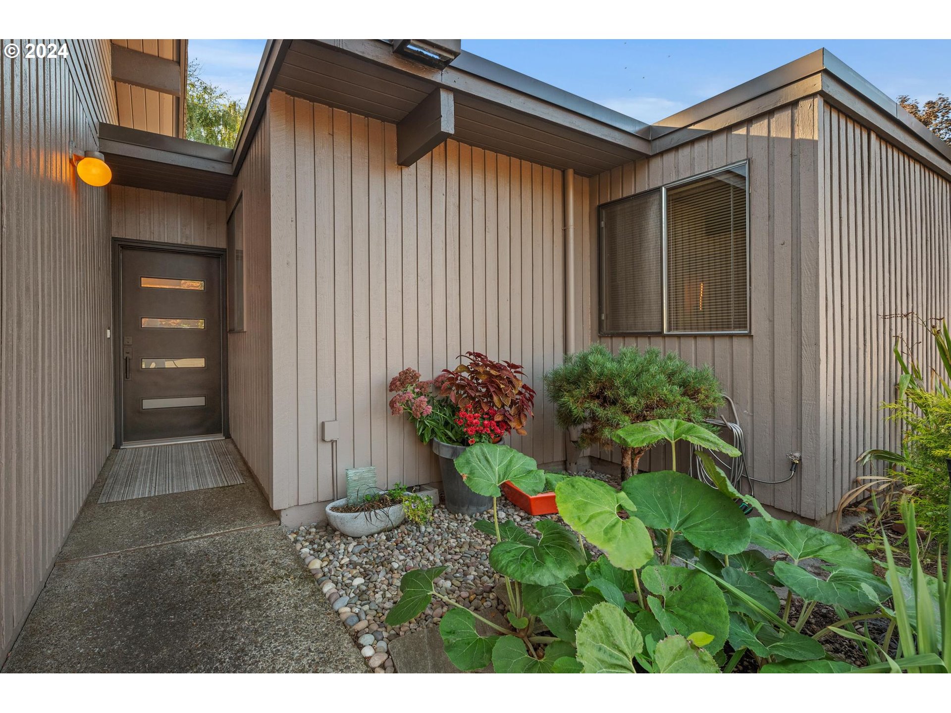 7944 Southwest Scholls Ferry Road Beaverton, OR 97008 - Photo 4 of 35 Gallery Image 4
