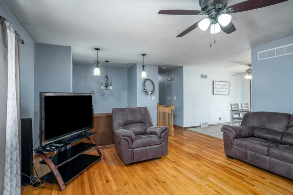 $299,900 | 817 16th Street, Bettendorf, IA 52722