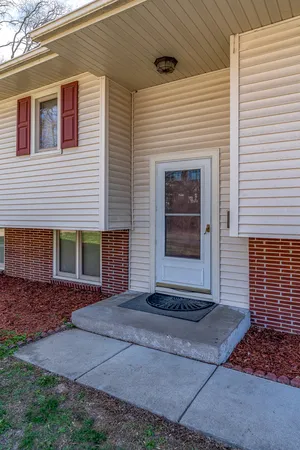 $299,900 | 817 16th Street, Bettendorf, IA 52722