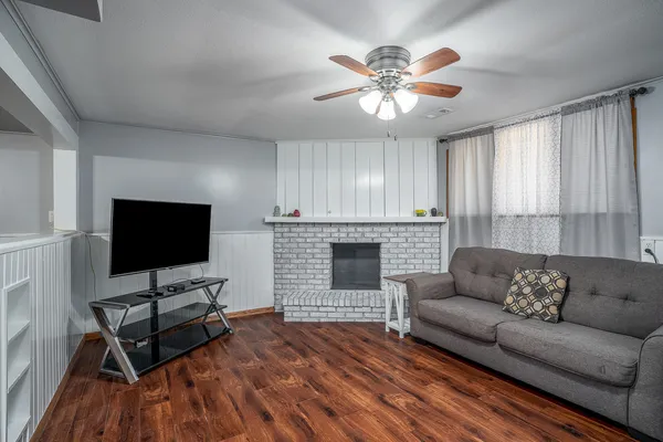 $299,900 | 817 16th Street, Bettendorf, IA 52722