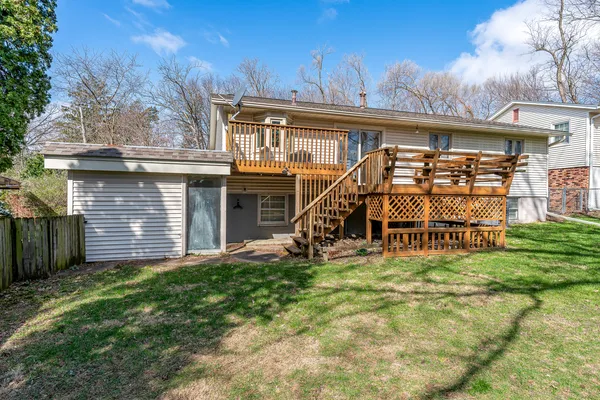 $299,900 | 817 16th Street, Bettendorf, IA 52722