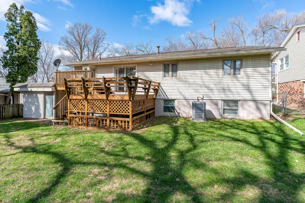 $299,900 | 817 16th Street, Bettendorf, IA 52722