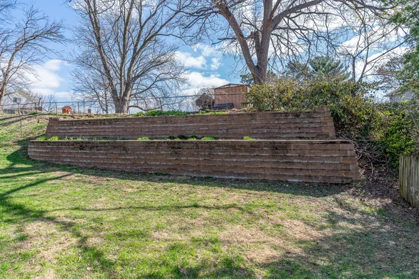 $299,900 | 817 16th Street, Bettendorf, IA 52722
