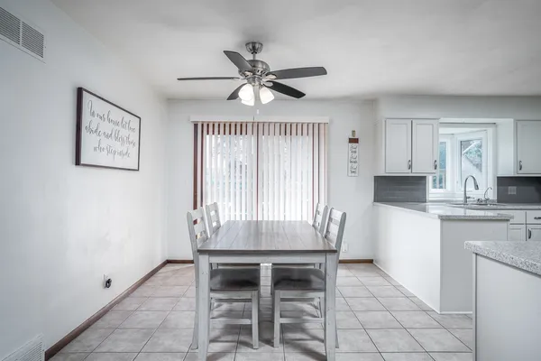 $299,900 | 817 16th Street, Bettendorf, IA 52722