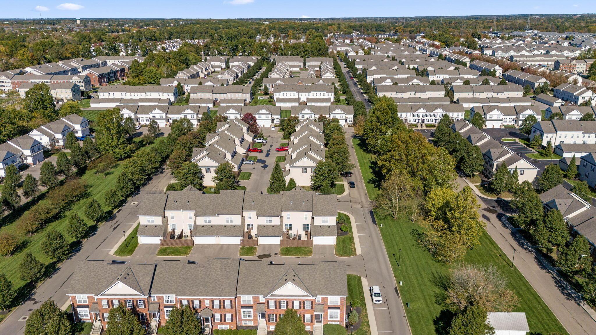 6263 Wagtail Road, Unit 13 Columbus, OH 43230 - Photo 60 of 70 90-web-or-mls-DJI_20251021131432_0508_D