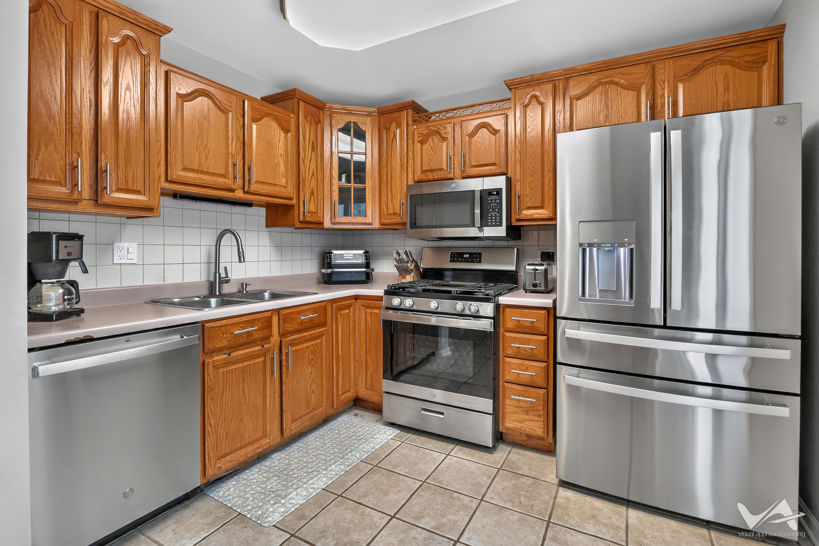 378 Rodenburg Road Roselle, IL 60172 - Photo 11 of 49 Gallery Image 11