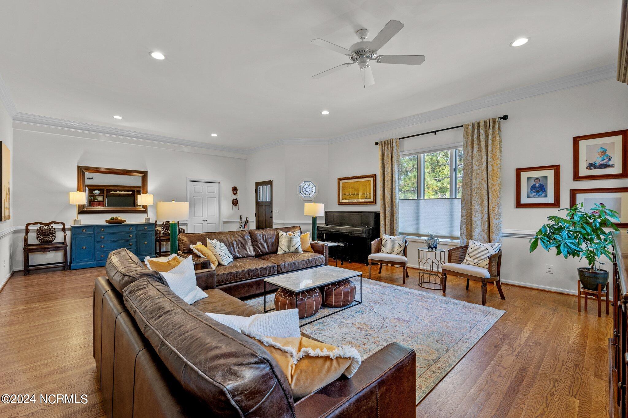 970 Diamondhead Drive South Pinehurst, NC 28374 - Photo 9 of 53 Living Room