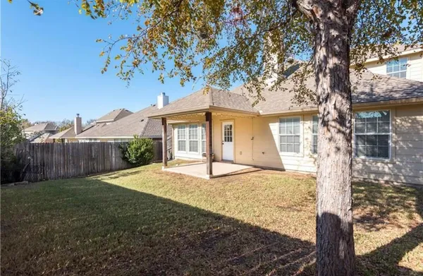 $2,800 | 8617 Laughing Waters Trail, McKinney, TX 75070