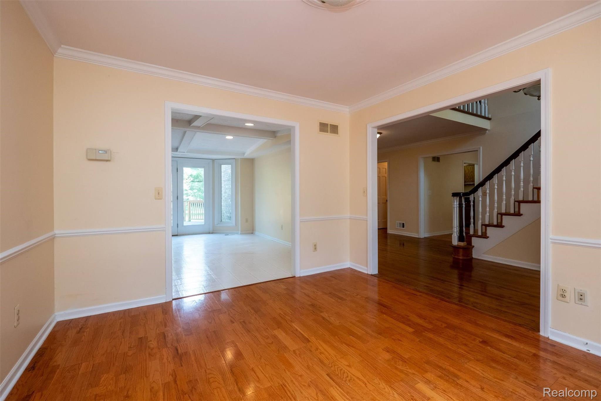 356 Silvervale Drive Rochester, MI 48309 - Photo 12 of 33 356 Silvervale (14 of 51).jpg