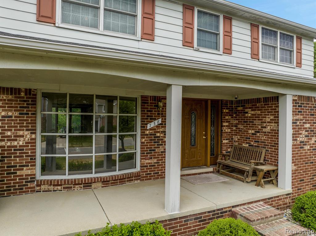 738 Lion Street Rochester Hills, MI 48307 - Photo 4 of 37