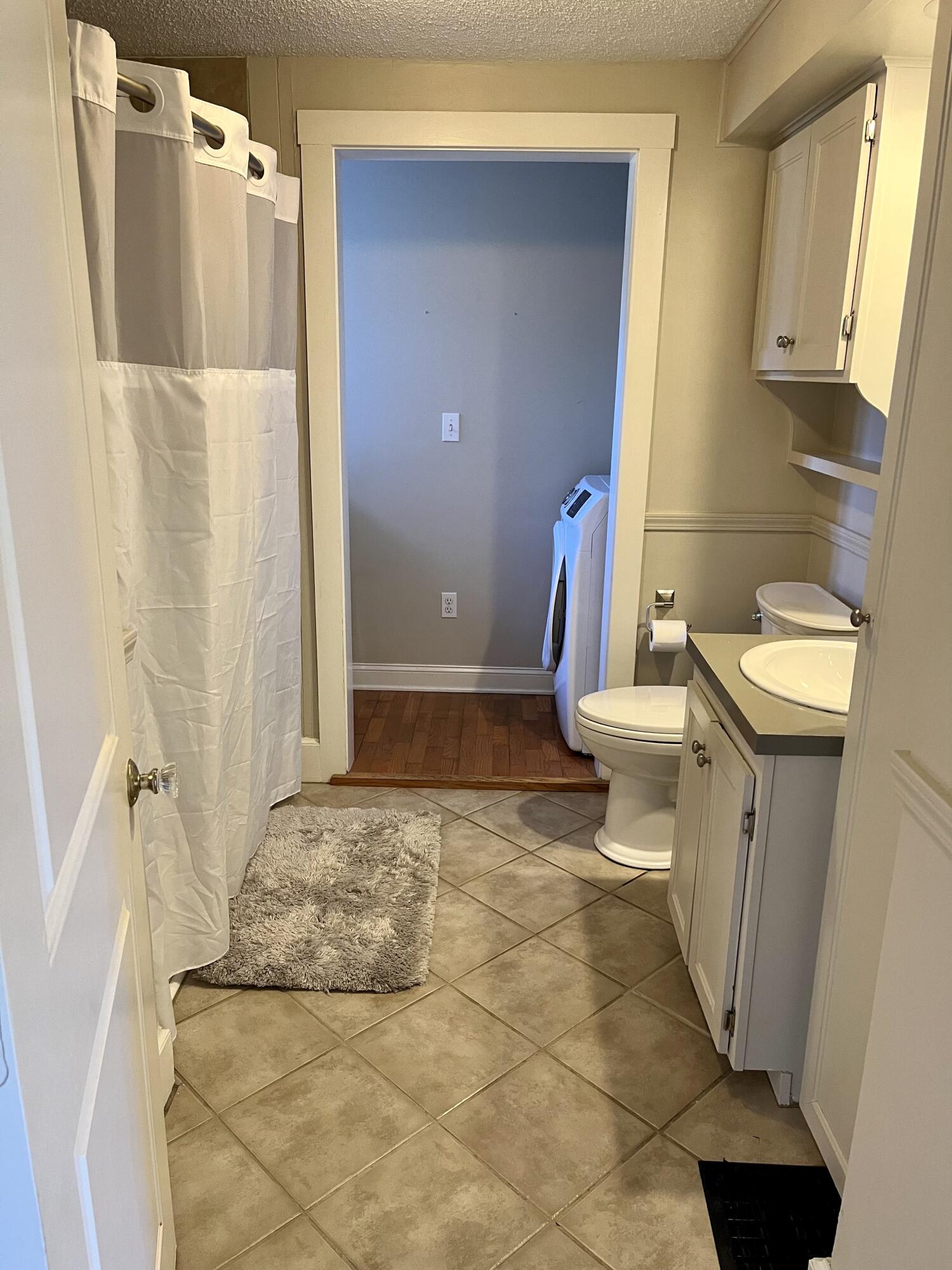 90 Middle Road Falmouth, ME 04105 - Photo 20 of 43 1st Floor Bathroom