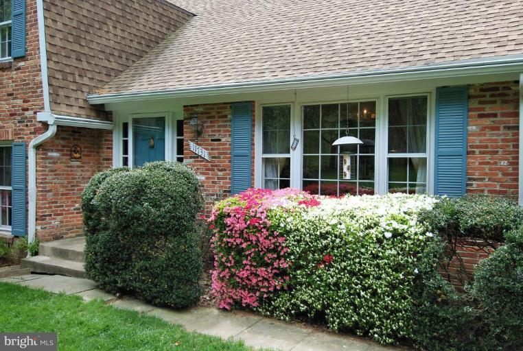 11731 Quay Road Oakton, VA 22124 - Photo 20 of 29 Exterior #2