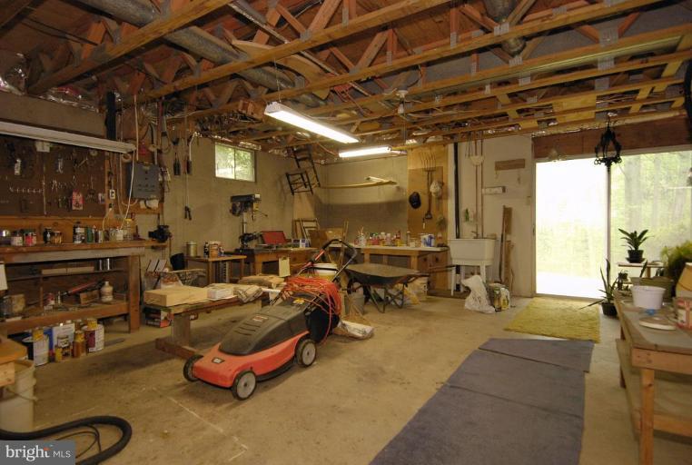 11731 Quay Road Oakton, VA 22124 - Photo 22 of 29 Workshop