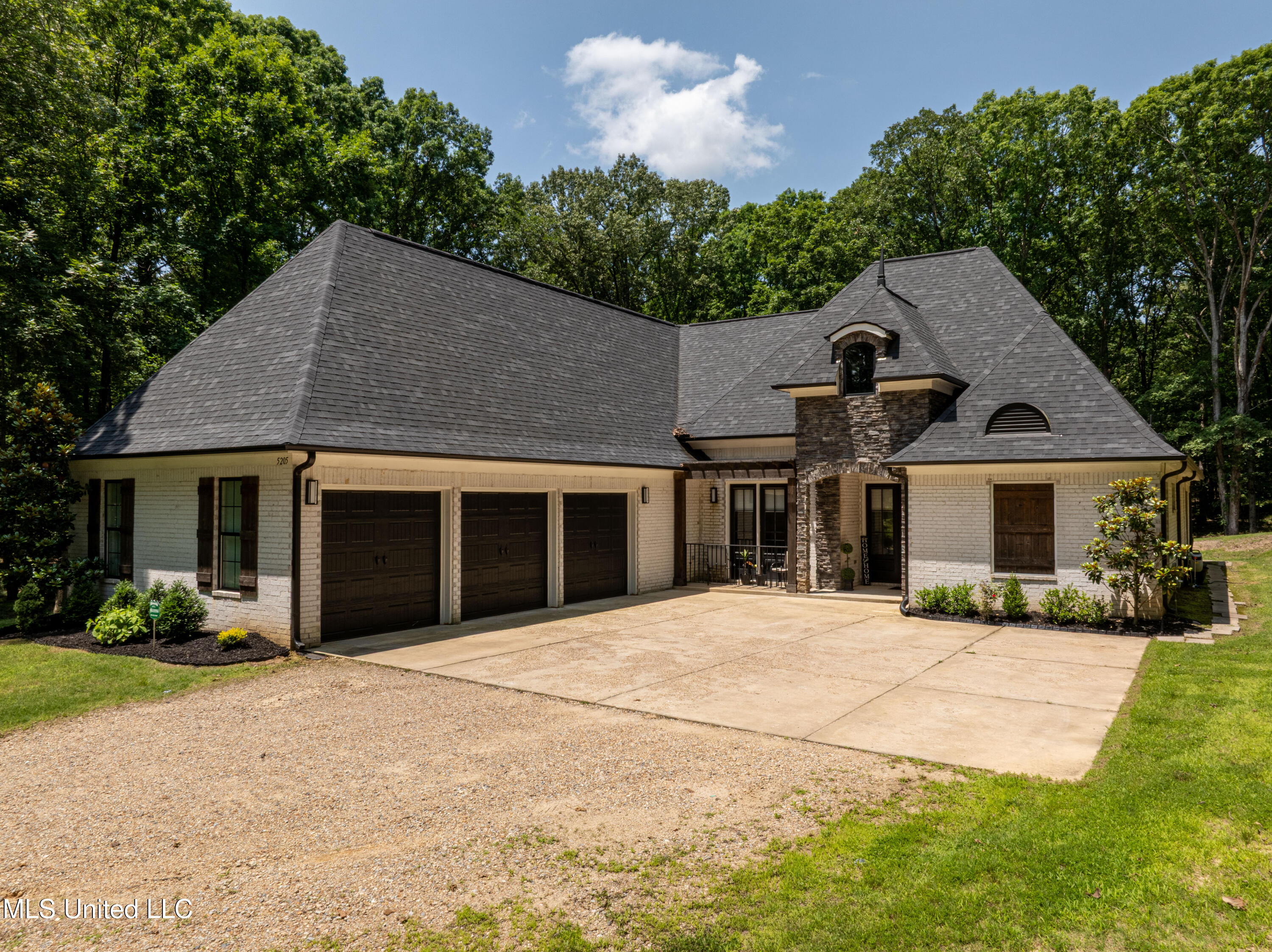 5205 Polk Lane Olive Branch, MS 38654 - Photo 1 of 36 FRONT OF THE HOME