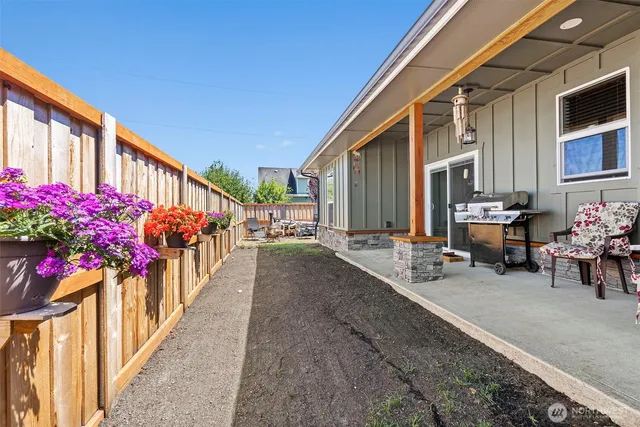 $453,000 | 111 East 1st Street, South Bend, WA 98586