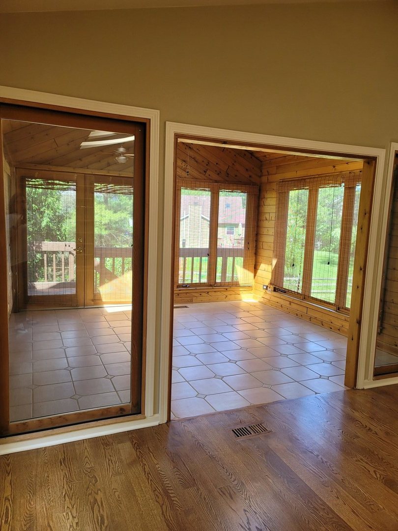 950 Ripple Brook Lane Elgin, IL 60120 - Photo 16 of 38 a view of an entryway