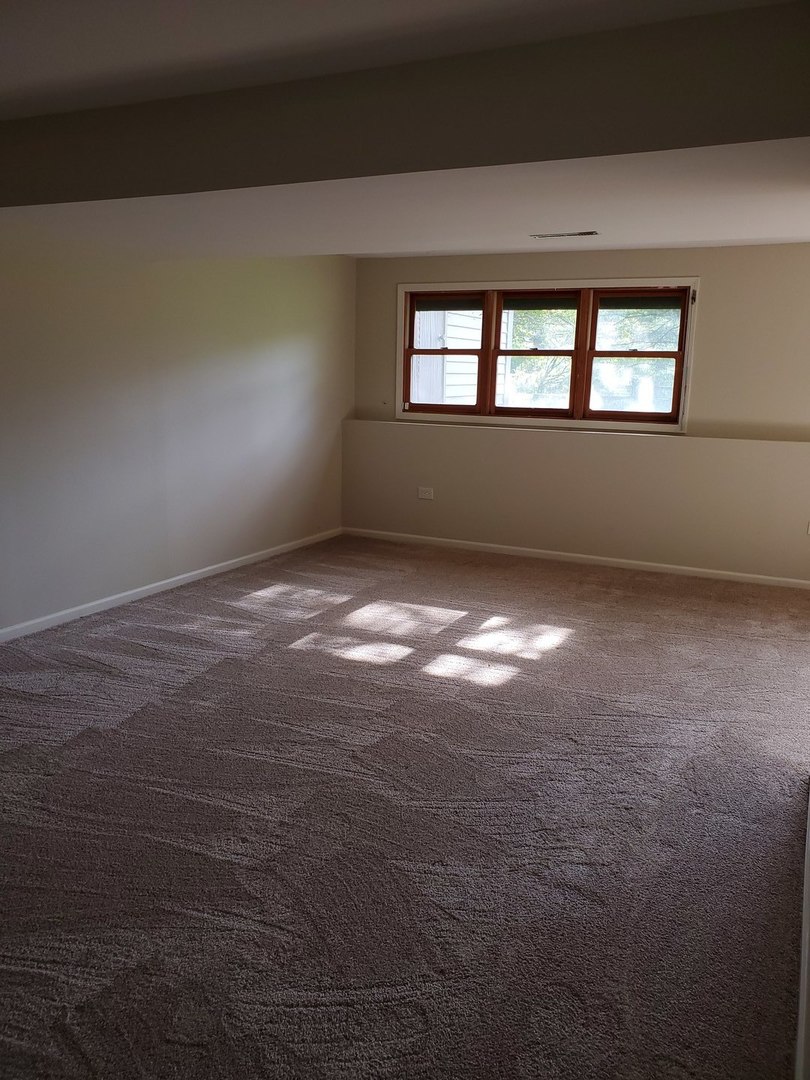 950 Ripple Brook Lane Elgin, IL 60120 - Photo 30 of 38 a view of empty room with window