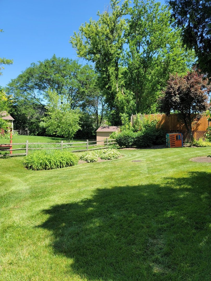 950 Ripple Brook Lane Elgin, IL 60120 - Photo 37 of 38 a view of a golf course with a garden